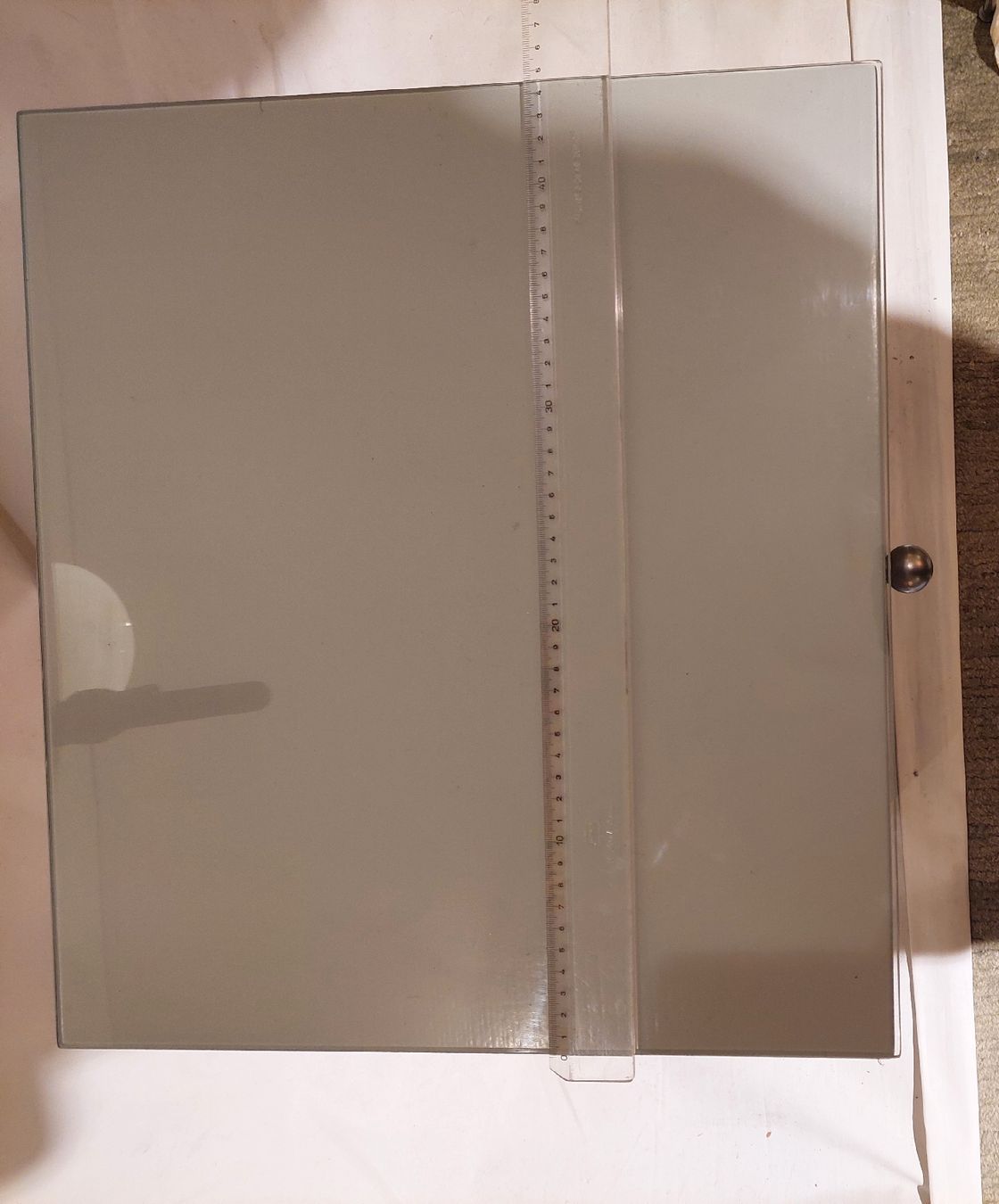 Comodini: kleines Möbel mit Schublade, verstellbares Tablar, Glas oben – Usato da Zürich venduto da Cortin 5